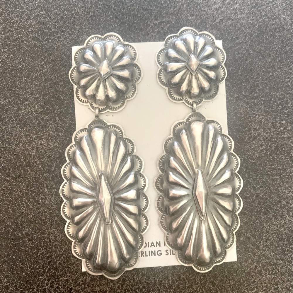 ▪️Stamped sterling silver concho earrings